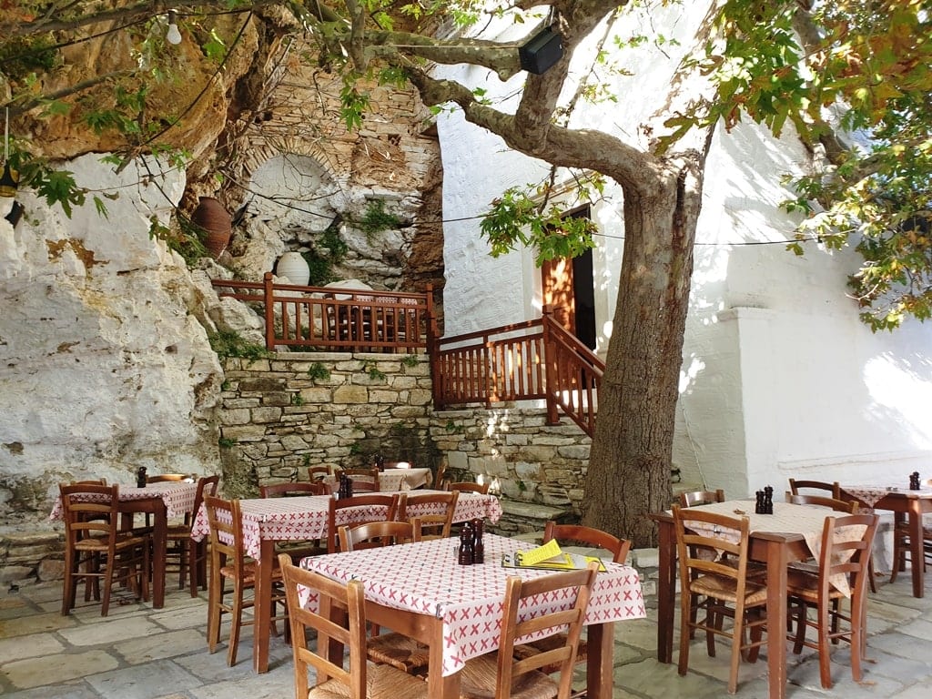  Rêberek Apiranthos, Naxos