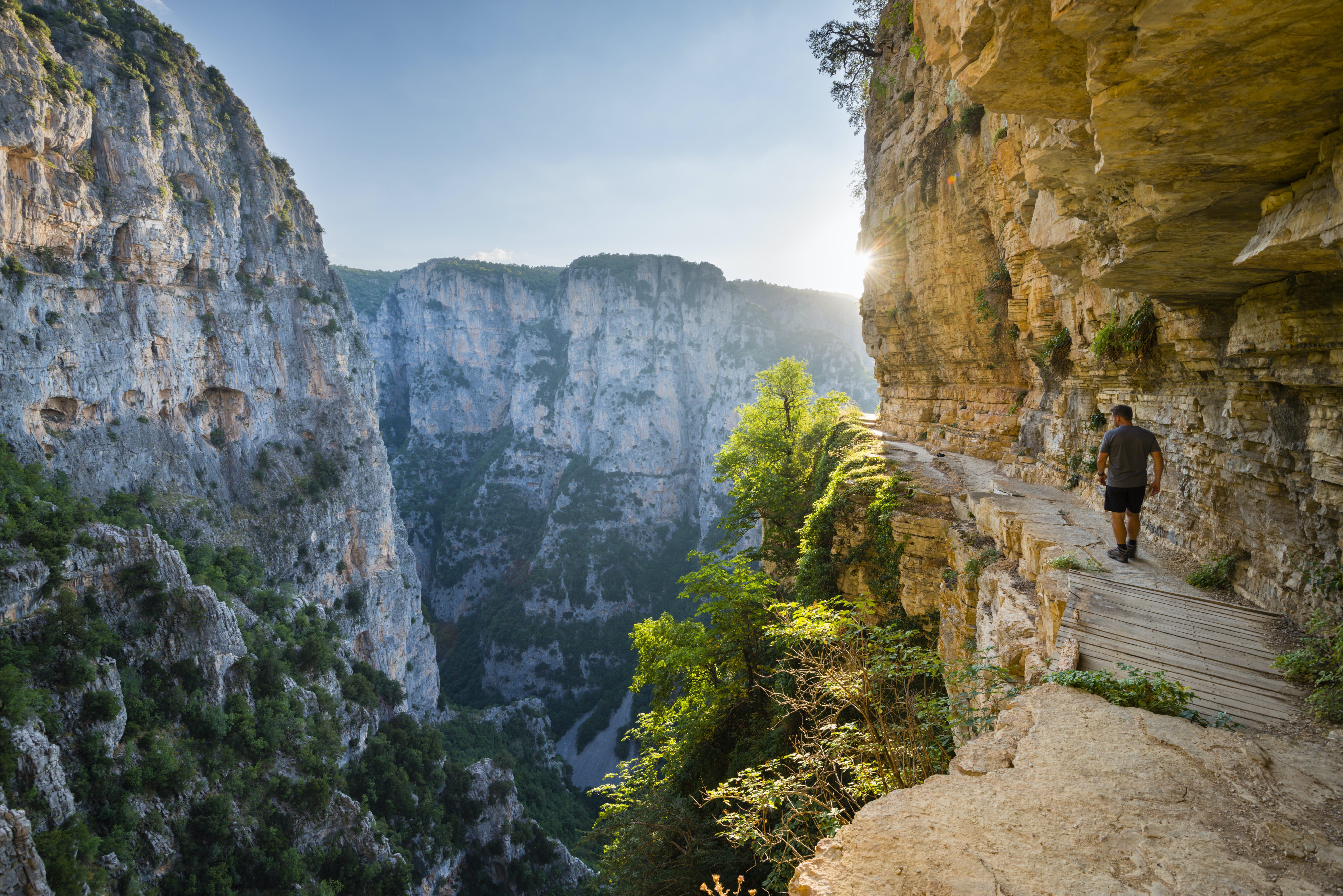  Mendaki Gunung di Yunani: 8 Pendakian Terbaik