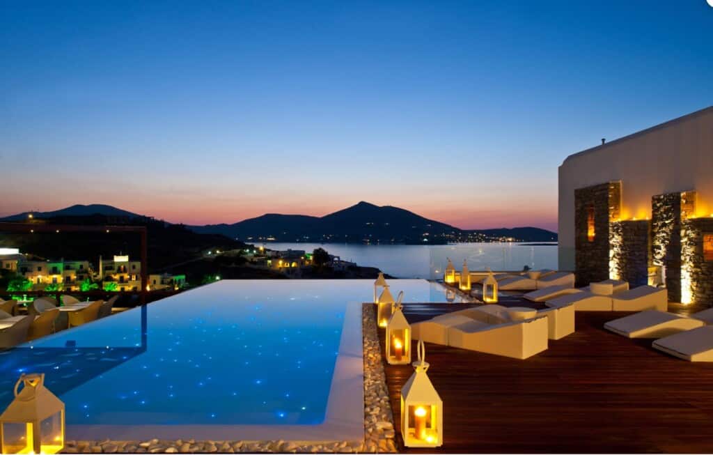  Hotels luks li Paros
