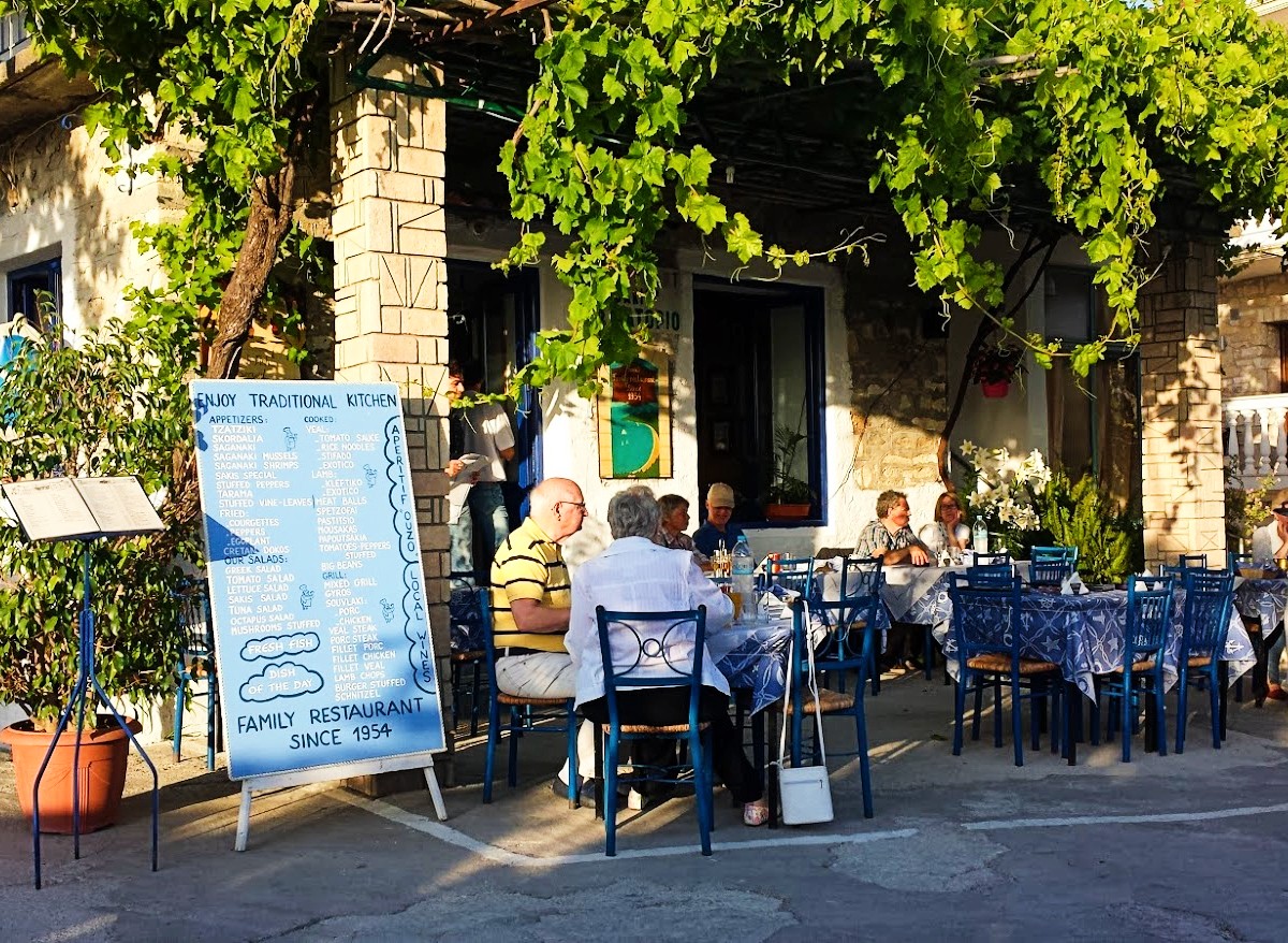  Ang Kailangan Mong Malaman Tungkol sa Tavernas sa Greece