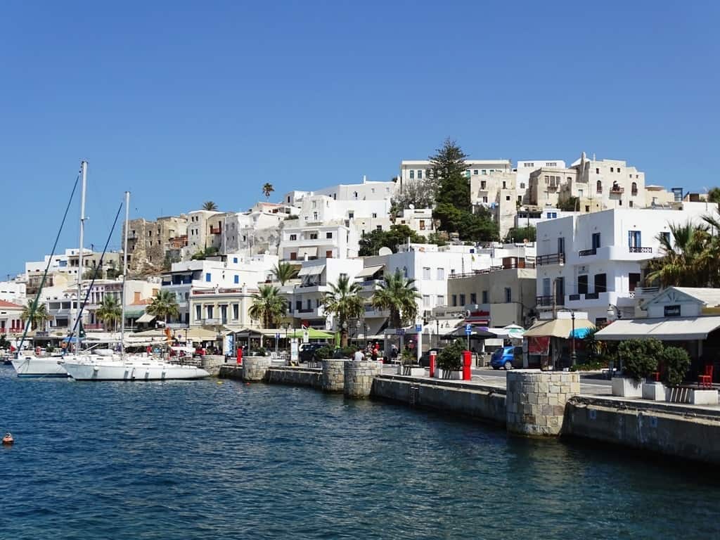  Onde aloxarse ​​en Naxos, Grecia: os mellores lugares